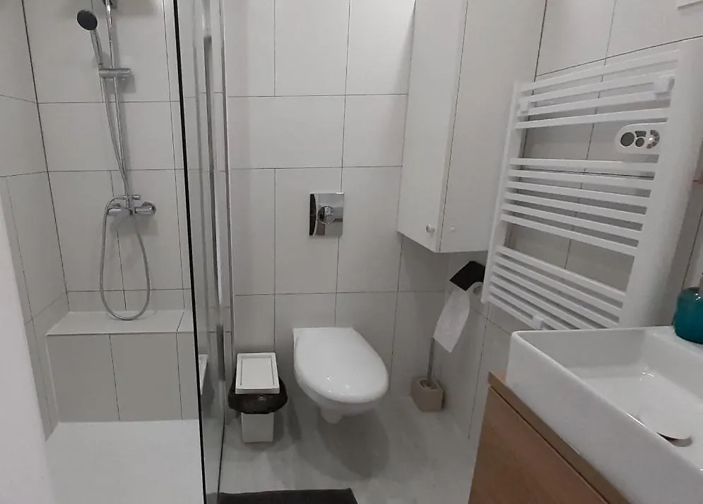 Appartement Terrasse Vue Mer, Plage Gorguette A 1 Minute A Pied, Wifi,Clim Parking Collectif Sanary-sur-Mer 0*,  Γαλλία